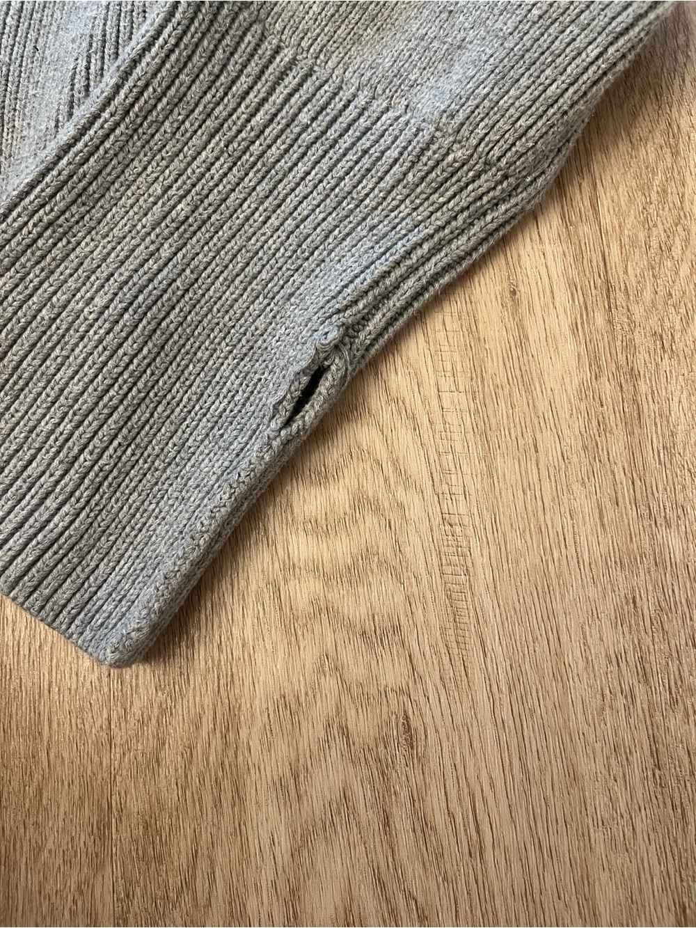 abercrombie & fitch sweater - Picture 3 of 3
